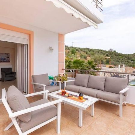 Villa Oasis Galatas  Экстерьер фото