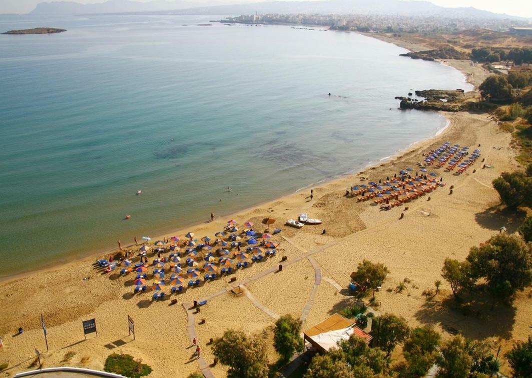 Villa Oasis Galatas  Экстерьер фото