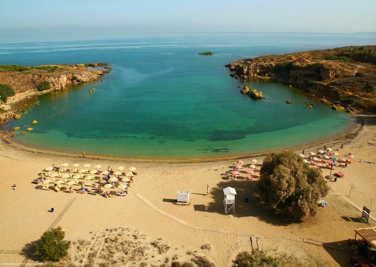 Villa Oasis Galatas  Экстерьер фото