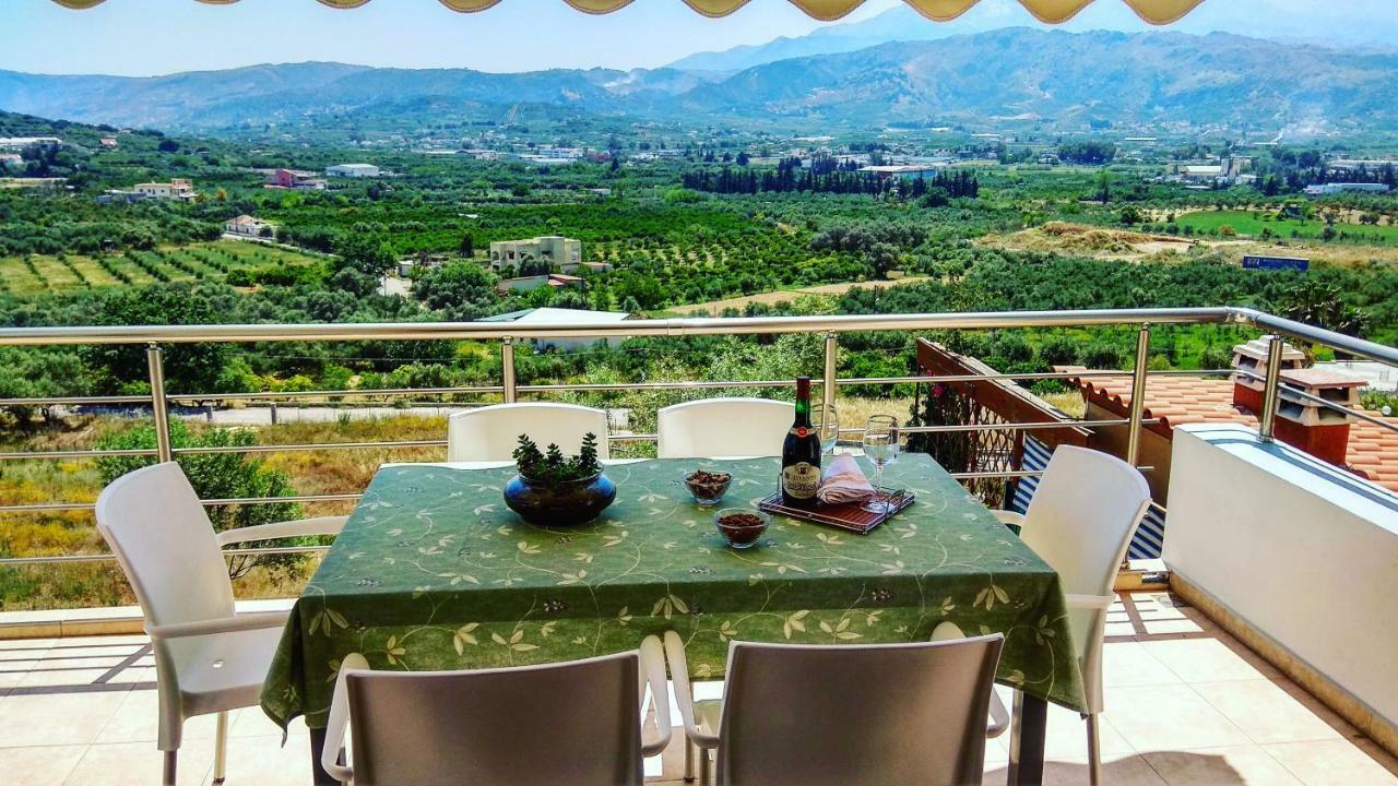 Villa Oasis Galatas  Экстерьер фото