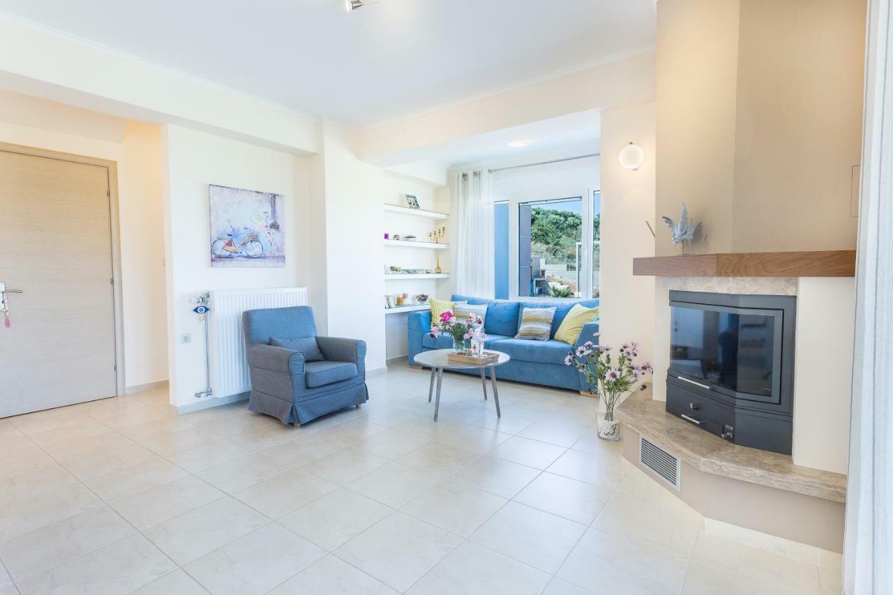 Villa Oasis Galatas  Экстерьер фото