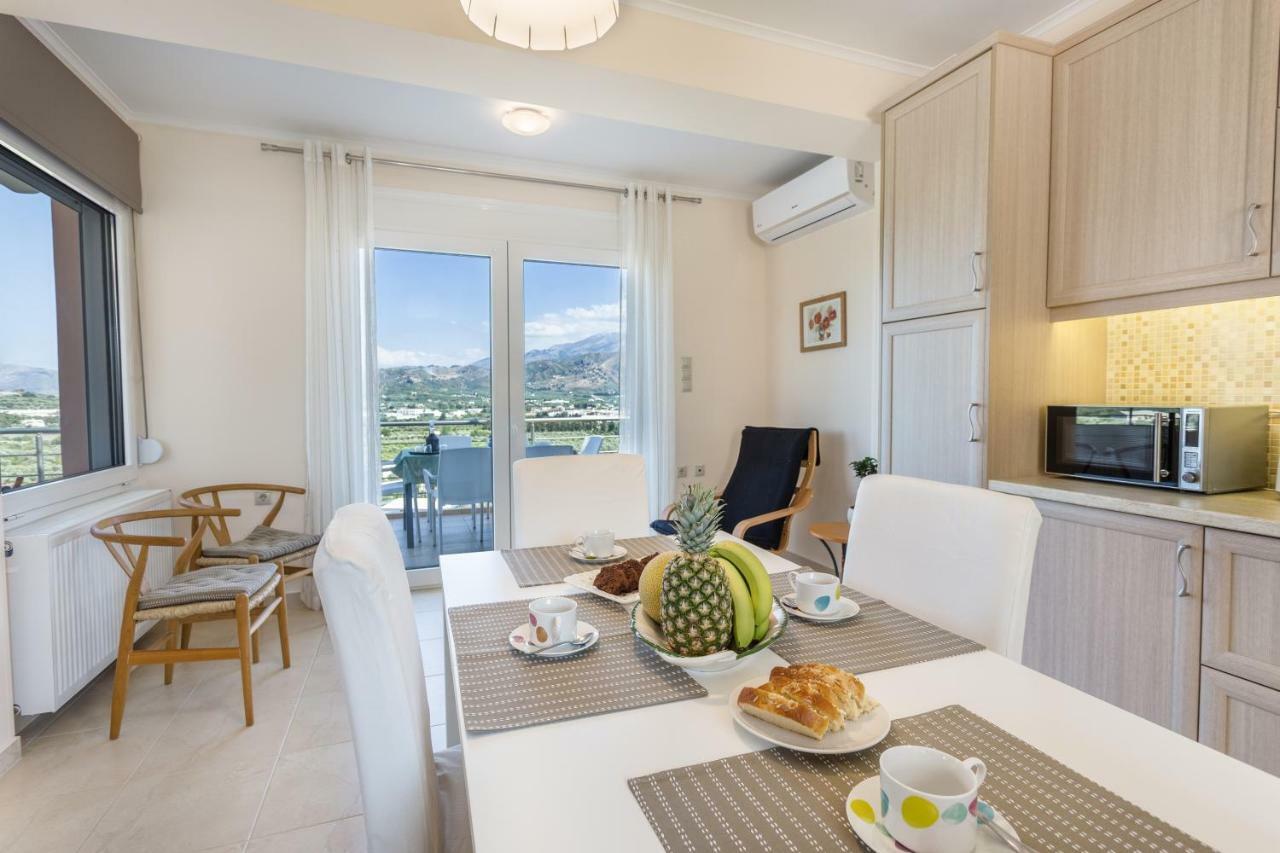 Villa Oasis Galatas  Экстерьер фото