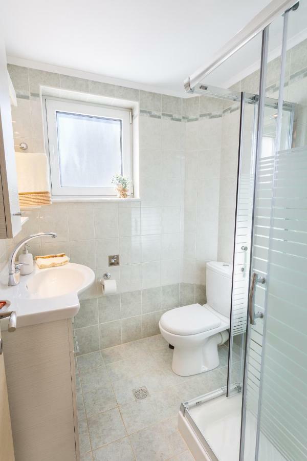 Villa Oasis Galatas  Экстерьер фото